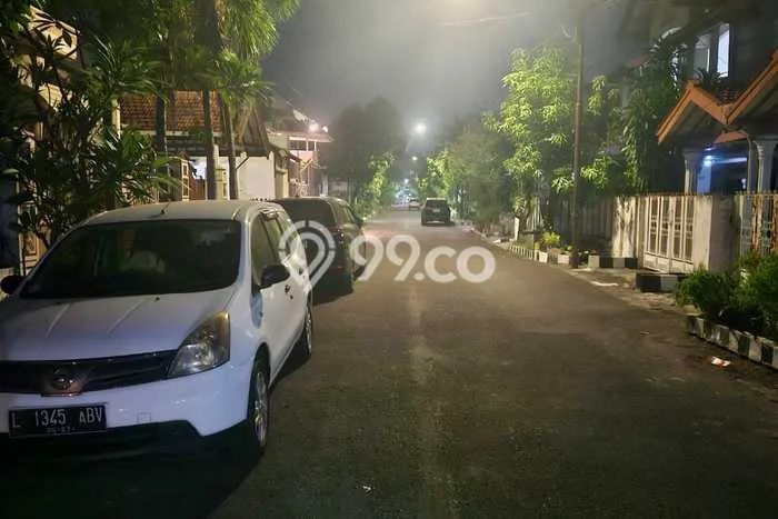 Rumah Modern Minimalis 4 Kamar Bisa Langsung Pindah di Rungkut Rumah Modern Minimalis 4 Kamar Bisa Langsung Pindah di Rungkut