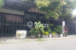 Hunian Nyaman Asri 5 KT Siap Huni di Manyar Surabaya Hunian Nyaman Asri 5 KT Siap Huni di Manyar Surabaya