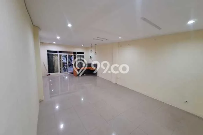Unit Ruko Dijual di Jakarta Barat LT 67m2 & LB 268m2 Unit Ruko Dijual di Jakarta Barat LT 67m2 & LB 268m2