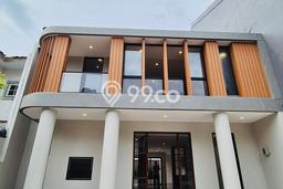 Hunian Elit LB 250m2 Siap Pakai Desain Elegan di Legenda Wisata, Bogor Hunian Elit LB 250m2 Siap Pakai Desain Elegan di Legenda Wisata, Bogor