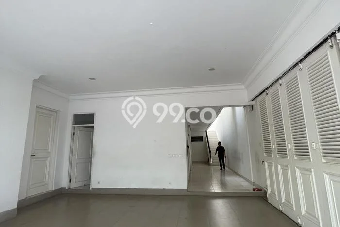Rumah Nyaman di Kebayoran Baru, 5 KM, Lingkungan Strategis, LT 900m2m² LB 650m2m² Rumah Nyaman di Kebayoran Baru, 5 KM, Lingkungan Strategis, LT 900m2m² LB 650m2m²