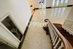 Rumah Nyaman di Kebayoran Baru, 5 KM, Lingkungan Strategis, LT 900m2m² LB 650m2m² Rumah Nyaman di Kebayoran Baru, 5 KM, Lingkungan Strategis, LT 900m2m² LB 650m2m²