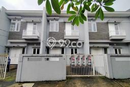 Jual Rumah Eksklusif 4 KT di Petukangan, Jakarta Selatan Jual Rumah Eksklusif 4 KT di Petukangan, Jakarta Selatan