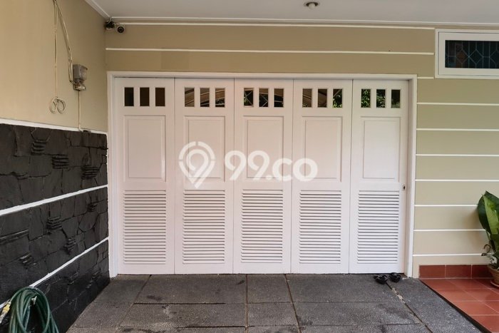 Ready to Use! Premium House LT 255m2 Desain Elegan di Puri Indah Ready to Use! Premium House LT 255m2 Desain Elegan di Puri Indah