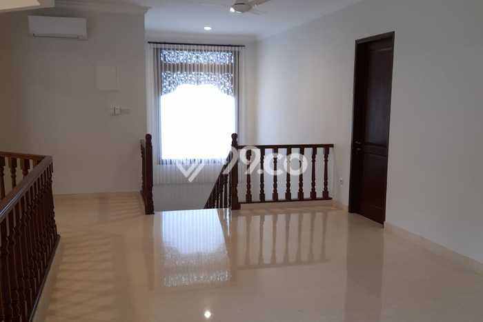 Rumah Elit Modern Siap Huni di Lebak Bulus Jakarta Selatan Rumah Elit Modern Siap Huni di Lebak Bulus Jakarta Selatan