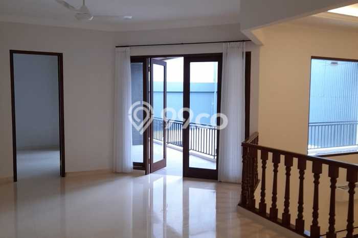 Rumah Elit Modern Siap Huni di Lebak Bulus Jakarta Selatan Rumah Elit Modern Siap Huni di Lebak Bulus Jakarta Selatan