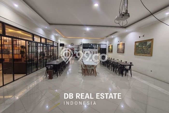 Untuk Dijual! Komersial di Jemursari Surabaya LT 488m2 / LB 364m2 Kawasan Strategis Untuk Dijual! Komersial di Jemursari Surabaya LT 488m2 / LB 364m2 Kawasan Strategis