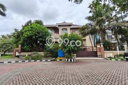 Rumah Elit Akses Mudah di Surabaya Semi Furnished Rumah Elit Akses Mudah di Surabaya Semi Furnished