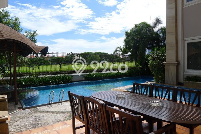 Jual Rumah Luas Elegan Dengan View Eksklusif di Graha, Surabaya Jual Rumah Luas Elegan Dengan View Eksklusif di Graha, Surabaya