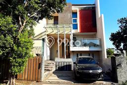Rumah Luxury Modern Siap Huni di Pakuwon City Surabaya Rumah Luxury Modern Siap Huni di Pakuwon City Surabaya