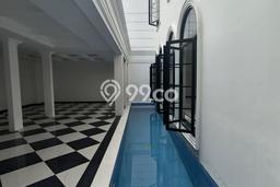 Hunian Elit LB 550m2 Siap Pakai Desain Elegan di Graha, Surabaya Hunian Elit LB 550m2 Siap Pakai Desain Elegan di Graha, Surabaya