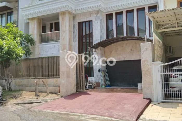 Rumah Luxury Modern Siap Huni di Pakuwon Indah Surabaya Rumah Luxury Modern Siap Huni di Pakuwon Indah Surabaya