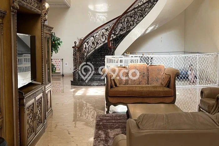 Rumah Luxury Modern Tanpa Renovasi di Dharma Husada Surabaya Rumah Luxury Modern Tanpa Renovasi di Dharma Husada Surabaya