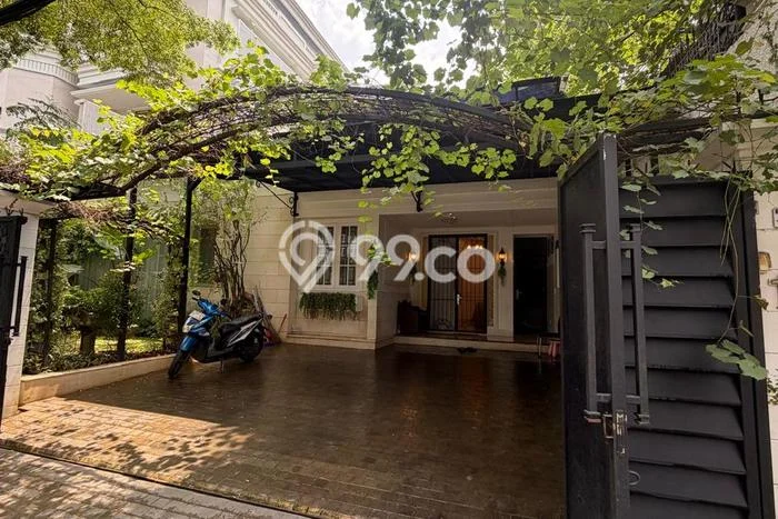 Siap Huni Rumah Mewah 4 Kamar di Menteng Dekat ke Mana Pun Siap Huni Rumah Mewah 4 Kamar di Menteng Dekat ke Mana Pun