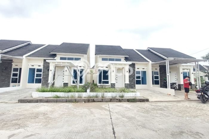 SPECIAL LISTING! Rumah area Alang Alang Lebar, 1 KM, Dekat Fasilitas, LT 98m² Bangunan 48m² SPECIAL LISTING! Rumah area Alang Alang Lebar, 1 KM, Dekat Fasilitas, LT 98m² Bangunan 48m²