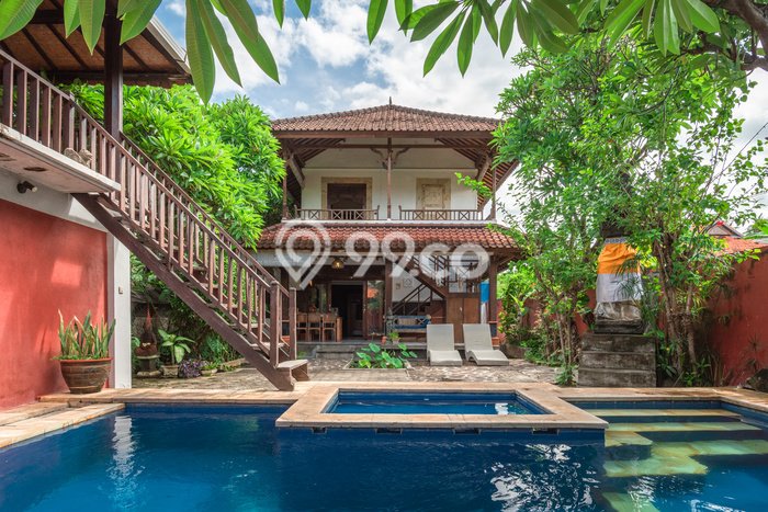 DIJUAL! Vila Kawasan , Luas 550m2m², Posisi Strategis DIJUAL! Vila Kawasan , Luas 550m2m², Posisi Strategis