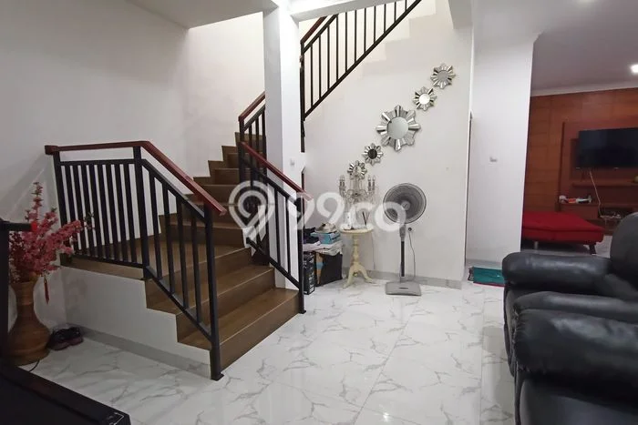 Rumah Modern 3 KT di Kemang Pratama Bekasi Semi Furnished Rumah Modern 3 KT di Kemang Pratama Bekasi Semi Furnished