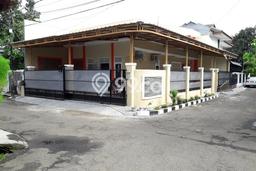 Ready to Use! Premium House LT 170m2 Desain Modern di Klender Ready to Use! Premium House LT 170m2 Desain Modern di Klender