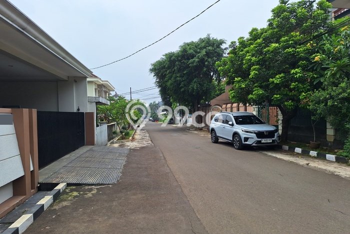 For Sale! Premium House LT 260m2 Desain Elegan di Jaka Setia For Sale! Premium House LT 260m2 Desain Elegan di Jaka Setia