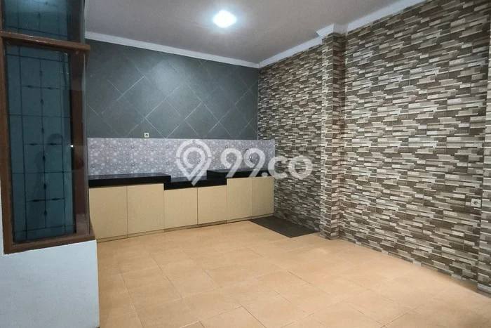 Disewakan! Rumah 3 Kamar Tidur &
2 Kamar Mandi di Bekasi, Bekasi Disewakan! Rumah 3 Kamar Tidur &
2 Kamar Mandi di Bekasi, Bekasi