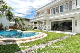 Hunian Mewah Siap Huni LT 982m2 di Cilandak, Jakarta Selatan Hunian Mewah Siap Huni LT 982m2 di Cilandak, Jakarta Selatan
