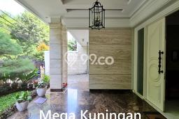Ready to Use! Premium House LT 330m2 Desain Elegan di Kuningan Ready to Use! Premium House LT 330m2 Desain Elegan di Kuningan