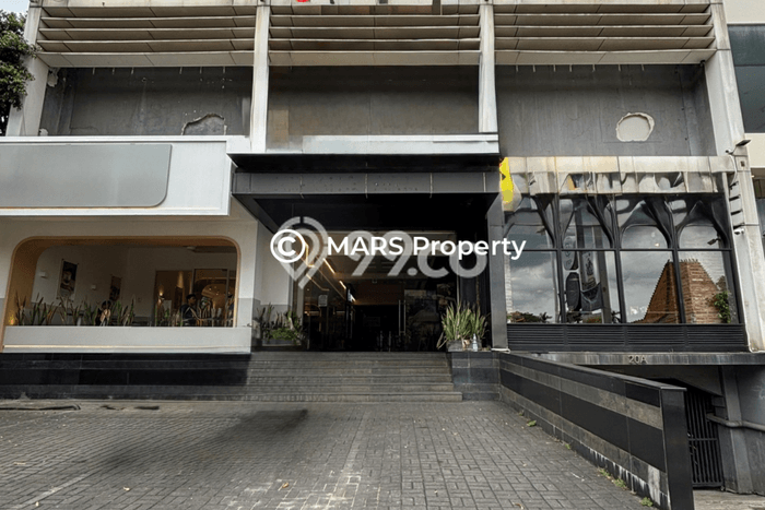 Unit Komersial Dijual di Jakarta Selatan LT 678m2 & LB 2000m2 Unit Komersial Dijual di Jakarta Selatan LT 678m2 & LB 2000m2