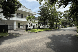 Jual Rumah Mewah Elegan Dengan View Eksklusif di Pondok Indah, Jakarta Selatan Jual Rumah Mewah Elegan Dengan View Eksklusif di Pondok Indah, Jakarta Selatan