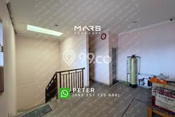 Bisa KPR! Rumah Asri di Tomang, LT 90m² LB 180m² Bisa KPR! Rumah Asri di Tomang, LT 90m² LB 180m²