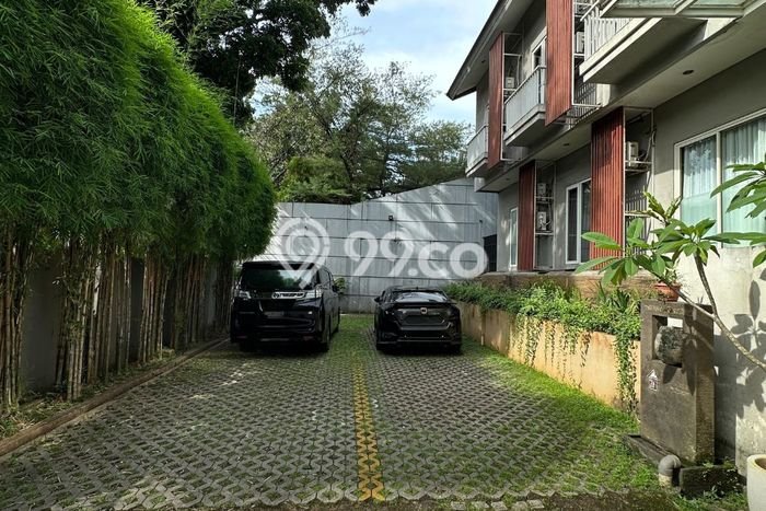 Kost Dijual Lokasi Kebayoran Baru, Jakarta Selatan, Spesifikasi 16 Kamar Tidur dan Luas 880m2 Kost Dijual Lokasi Kebayoran Baru, Jakarta Selatan, Spesifikasi 16 Kamar Tidur dan Luas 880m2