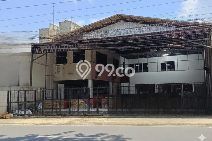 Ruko Disewa di Semarang dengan LB 450m2 Area Komersial Ramai Ruko Disewa di Semarang dengan LB 450m2 Area Komersial Ramai