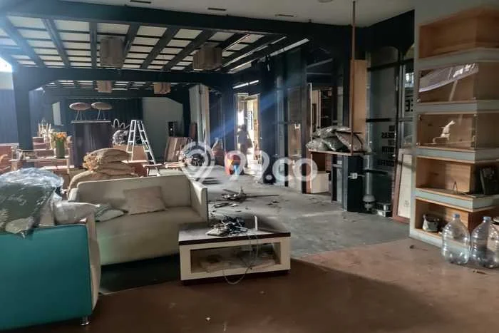 Disewakan Ruko komersial di Semarang Timur luas bangunan 600m2 Disewakan Ruko komersial di Semarang Timur luas bangunan 600m2