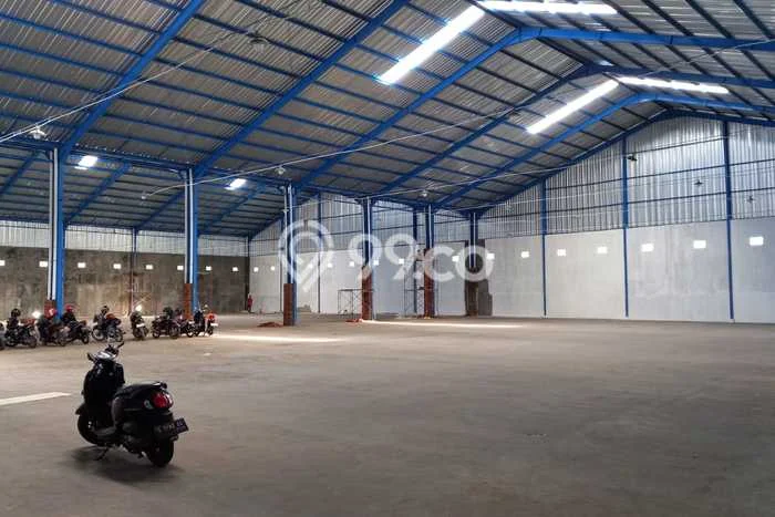 Gudang Komersial Disewakan di Suradadi Tegal Luas 2350m2 Gudang Komersial Disewakan di Suradadi Tegal Luas 2350m2