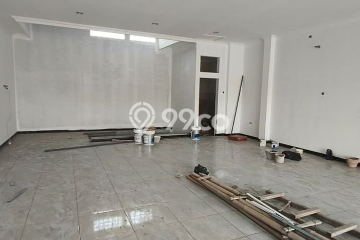 Unit Ruko Paling Strategis di Semarang Timur Semarang dengan LB 200m2 Unit Ruko Paling Strategis di Semarang Timur Semarang dengan LB 200m2