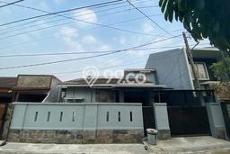 Rumah Strategis Modern Lb 190m2 di BSD, Tangerang Selatan Rumah Strategis Modern Lb 190m2 di BSD, Tangerang Selatan
