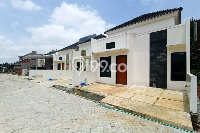 Dijual Rumah Siap Huni di Banyumanik Semarang Harga Rp 450 Juta LT 70m2 Dijual Rumah Siap Huni di Banyumanik Semarang Harga Rp 450 Juta LT 70m2