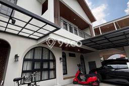 For Sale! Premium House LT 180m2 Desain Modern di Kota Wisata For Sale! Premium House LT 180m2 Desain Modern di Kota Wisata