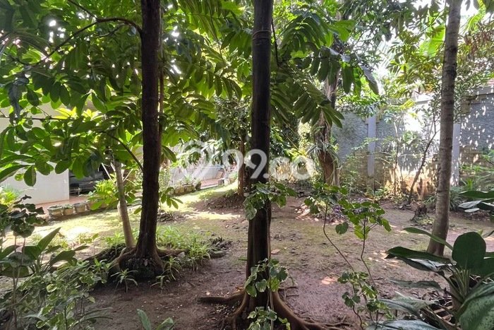 For Sale! Premium House LT 1650m2 Desain Elegan di Jatikarya For Sale! Premium House LT 1650m2 Desain Elegan di Jatikarya