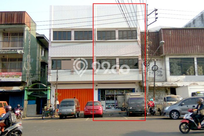 Ruko bagus disewakan di Klojen Malang dengan LB 160m2 harga sewa terbaik Ruko bagus disewakan di Klojen Malang dengan LB 160m2 harga sewa terbaik