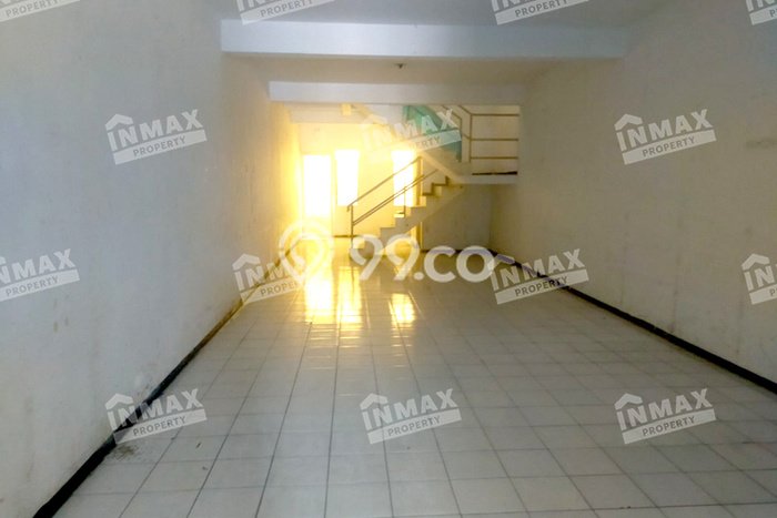 Ruko Disewa di Malang dengan LB 390m2 Area Komersial Ramai Ruko Disewa di Malang dengan LB 390m2 Area Komersial Ramai