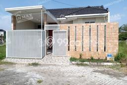 Jual Rumah Bagus Siap Huni LB 130m2 di Karangploso, Malang Jual Rumah Bagus Siap Huni LB 130m2 di Karangploso, Malang