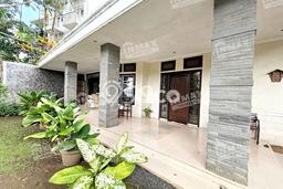 Disewakan! Rumah 3 Kamar Tidur &
3 Kamar Mandi di Gunung-gunung, Malang Disewakan! Rumah 3 Kamar Tidur &
3 Kamar Mandi di Gunung-gunung, Malang