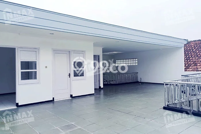 Disewakan Rumah Konsep Modern di Klojen Malang dengan 6 KT Disewakan Rumah Konsep Modern di Klojen Malang dengan 6 KT