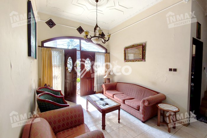 Dijual Kost Strategis di Klojen, Malang 0 KT, 11 KM, Luas Bangunan 500m2 Dijual Kost Strategis di Klojen, Malang 0 KT, 11 KM, Luas Bangunan 500m2