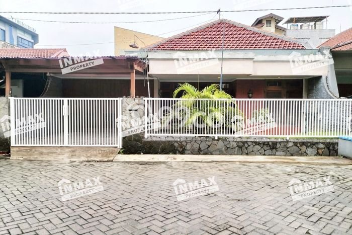 Dijual Rumah Mewah Megah Dengan View Cantik di Kendangsari, Surabaya Dijual Rumah Mewah Megah Dengan View Cantik di Kendangsari, Surabaya