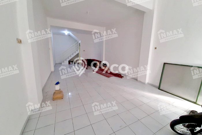 Ruko Area Strategis Kawasan Dieng, Luas 180m2m², Disewakan Ruko Area Strategis Kawasan Dieng, Luas 180m2m², Disewakan