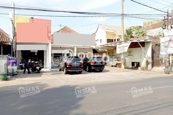 Untuk Dijual! Ruko di Madyopuro Malang LT 743m2 / LB 250m2 Kawasan Strategis Untuk Dijual! Ruko di Madyopuro Malang LT 743m2 / LB 250m2 Kawasan Strategis