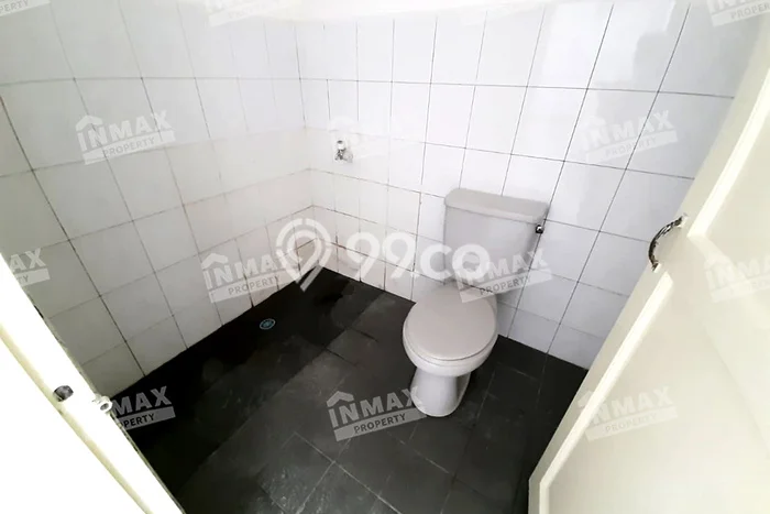 Ruko Area Strategis Kawasan Dieng, Luas 180m2m², Disewakan Ruko Area Strategis Kawasan Dieng, Luas 180m2m², Disewakan