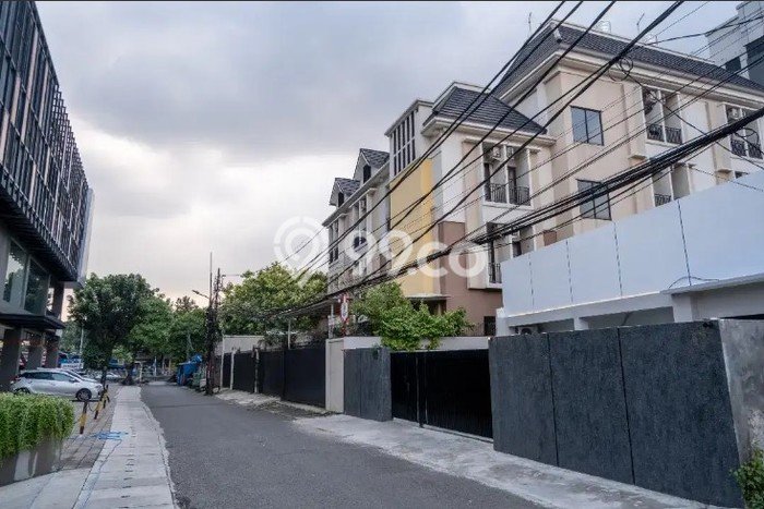 Rumah Kost Dijual Lokasi Mampang Prapatan, Jakarta Selatan, 17 Kamar Tidur, 17 Kamar Mandi, 400m2 Rumah Kost Dijual Lokasi Mampang Prapatan, Jakarta Selatan, 17 Kamar Tidur, 17 Kamar Mandi, 400m2
