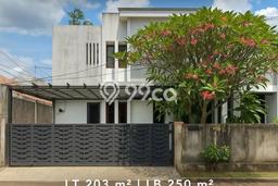 Rumah Luxury Modern Tanpa Renovasi di Sektor 9-Bintaro Tangerang Selatan Rumah Luxury Modern Tanpa Renovasi di Sektor 9-Bintaro Tangerang Selatan